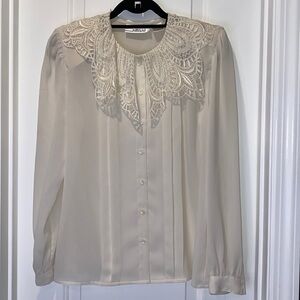 Nilani women’s blouse lace collar size 9/10